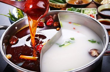 【成都火鍋培訓】吃完火鍋后，衣服上有味怎么辦？