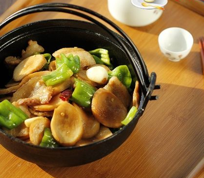 比肉好吃的素菜，干鍋杏鮑菇，健康美味的家常素菜菜譜