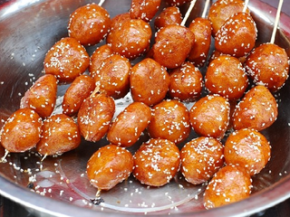 外酥里脆的糖油果子，成都的風(fēng)味小吃之一，做起來如此簡單