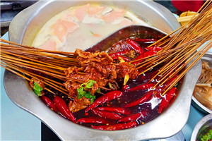 成都火鍋串串技術(shù)培訓(xùn)費(fèi)用哪里便宜？免費(fèi)開(kāi)店指導(dǎo)服務(wù)