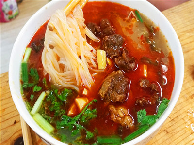  成都川味排骨面食技能訓(xùn)練哪里好？多年的面食經(jīng)驗