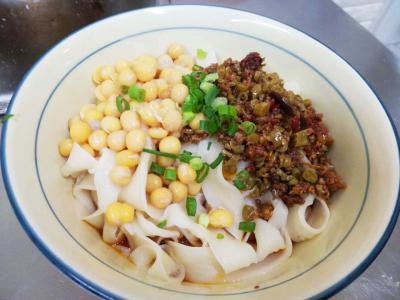 川味面食技術(shù)做法哪里一對一培訓(xùn)？高湯的熬制方法