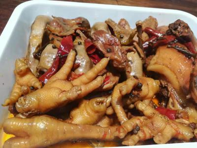 麻辣鹵菜技術(shù)培訓(xùn)機(jī)構(gòu)哪里專(zhuān)業(yè)？餐飲小吃培訓(xùn)機(jī)構(gòu)