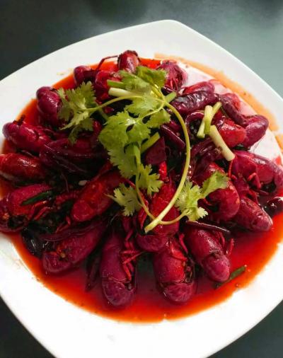 麻辣小龍蝦技術(shù)培訓(xùn)哪里一對一教學(xué)？成都餐飲培訓(xùn)中心