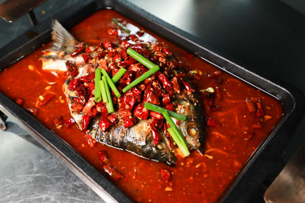 成都學(xué)燒烤烤魚哪里有培訓(xùn)班？成都烤魚培訓(xùn)多少錢？