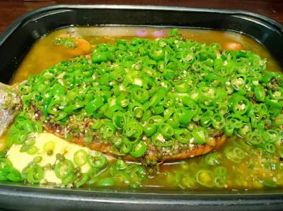烤魚(yú)培訓(xùn)費(fèi)用多少？成都正宗烤魚(yú)培訓(xùn)學(xué)校有哪些？