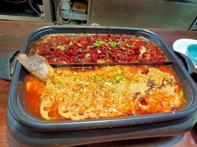成都學(xué)燒烤烤魚哪里有培訓(xùn)？成都烤魚培訓(xùn)班