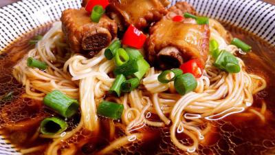 有哪些培訓面食機構(gòu)？蜀味緣面食技術(shù)培訓學校費用解析